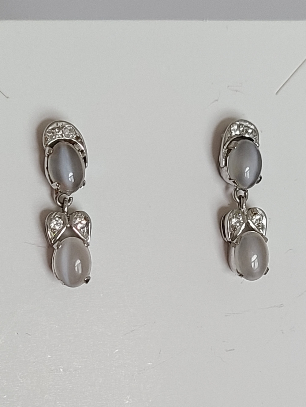 Vintage Art Deco Grey Moonstone Cat's Eye Cabochon Screw Back Stud Drop Earrings